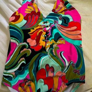 BCBG One Piece Swimsuit 🩱NEW